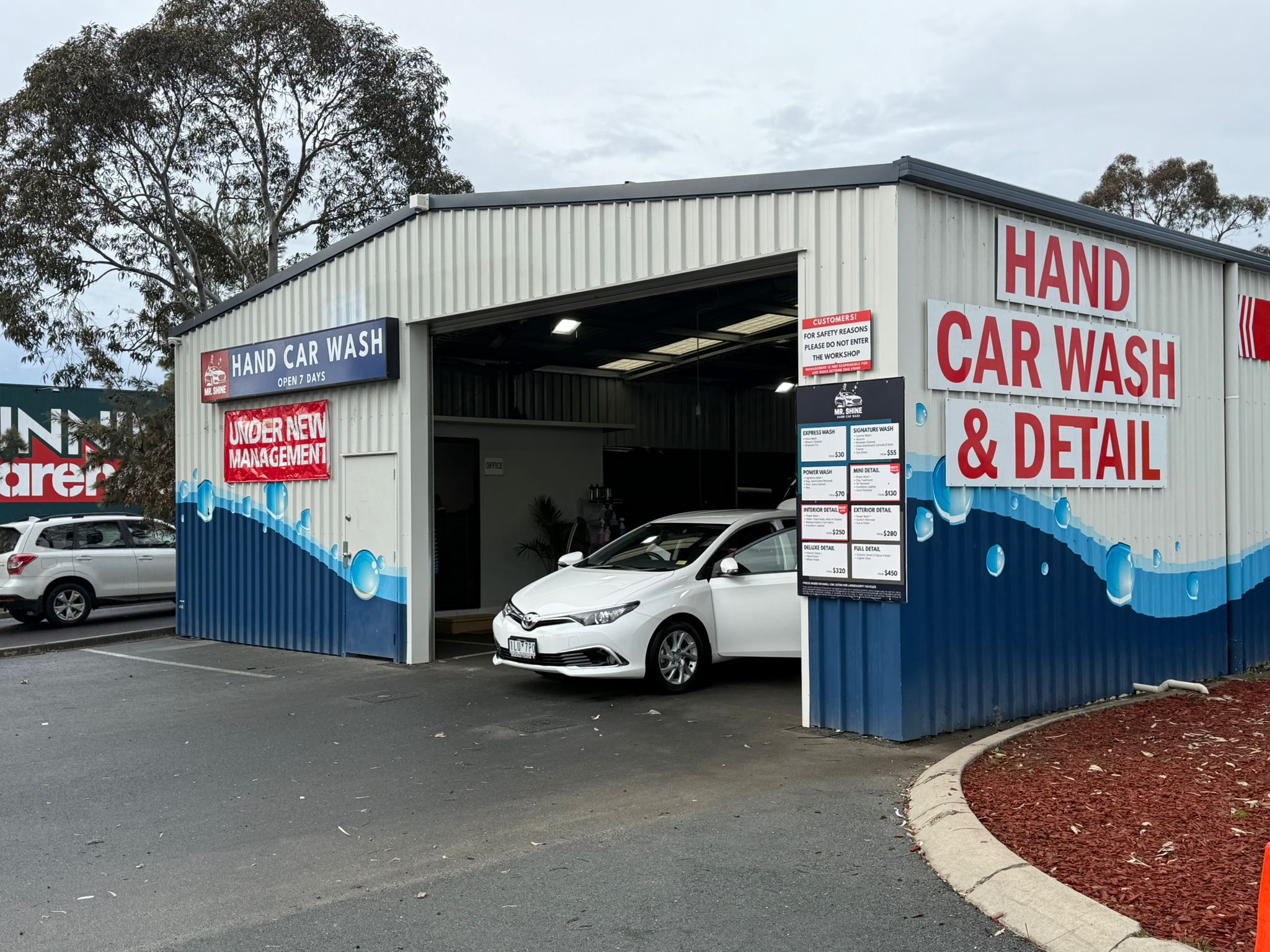 Located next to Bunnings Bendigo. Easy To Find Location